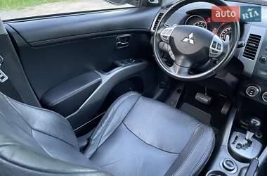 Внедорожник / Кроссовер Mitsubishi Outlander XL 2011 в 