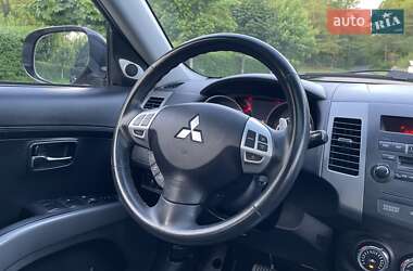 Внедорожник / Кроссовер Mitsubishi Outlander XL 2011 в 