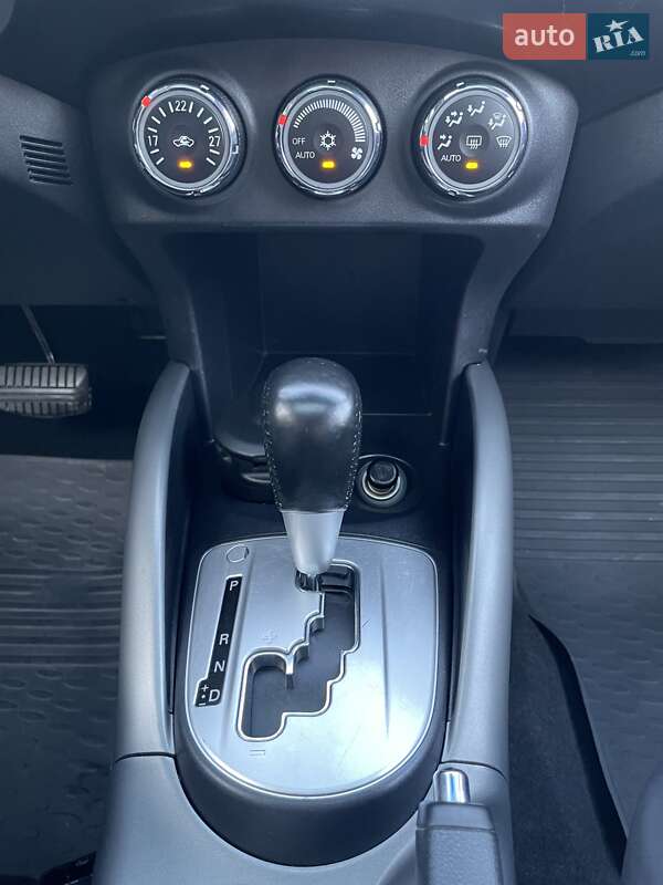 Внедорожник / Кроссовер Mitsubishi Outlander XL 2011 в Виннице
