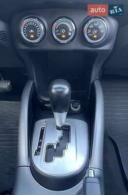 Внедорожник / Кроссовер Mitsubishi Outlander XL 2011 в 