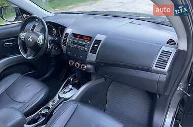 Внедорожник / Кроссовер Mitsubishi Outlander XL 2011 в 
