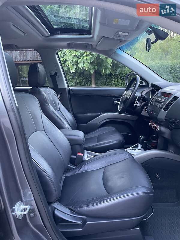 Внедорожник / Кроссовер Mitsubishi Outlander XL 2011 в Виннице