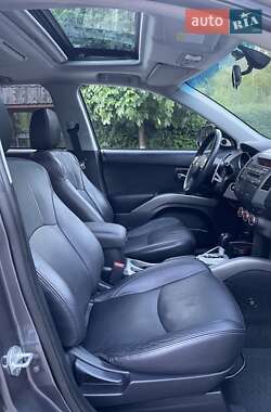 Внедорожник / Кроссовер Mitsubishi Outlander XL 2011 в 