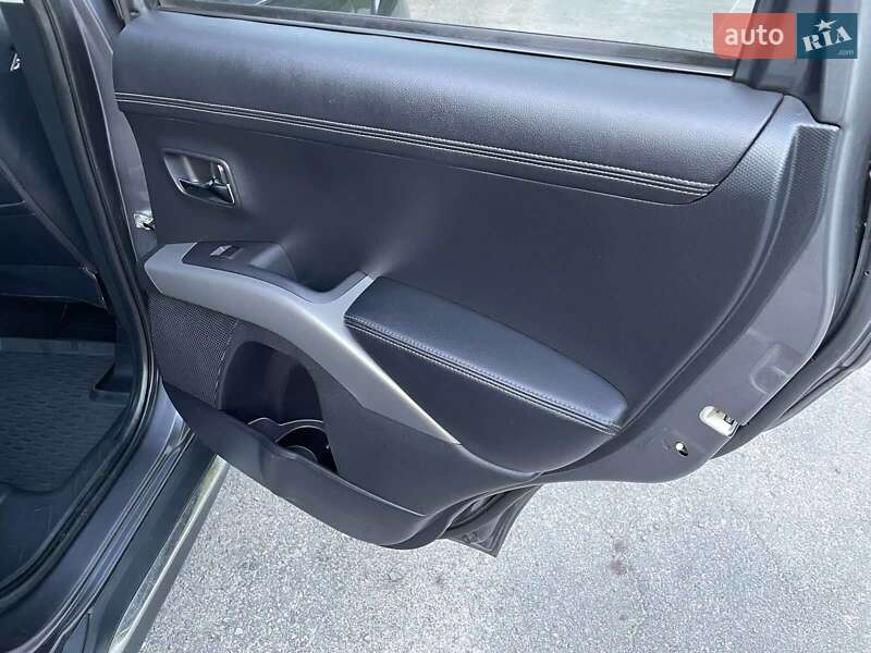 Внедорожник / Кроссовер Mitsubishi Outlander XL 2011 в Виннице