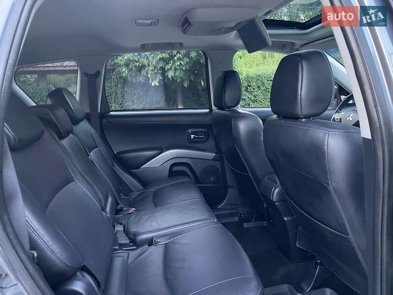 Внедорожник / Кроссовер Mitsubishi Outlander XL 2011 в Виннице
