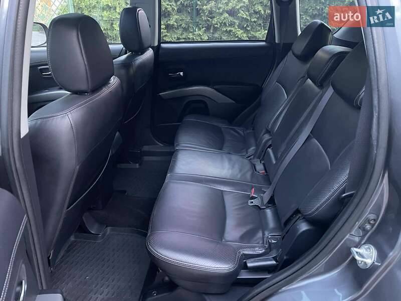 Внедорожник / Кроссовер Mitsubishi Outlander XL 2011 в Виннице