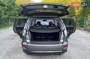 Внедорожник / Кроссовер Mitsubishi Outlander XL 2011 в 