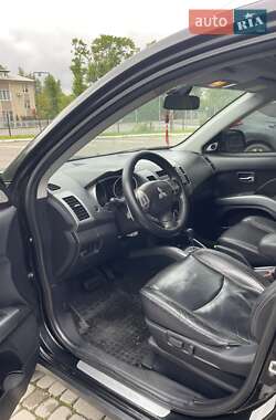 Внедорожник / Кроссовер Mitsubishi Outlander XL 2008 в 