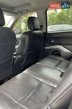Внедорожник / Кроссовер Mitsubishi Outlander XL 2008 в 
