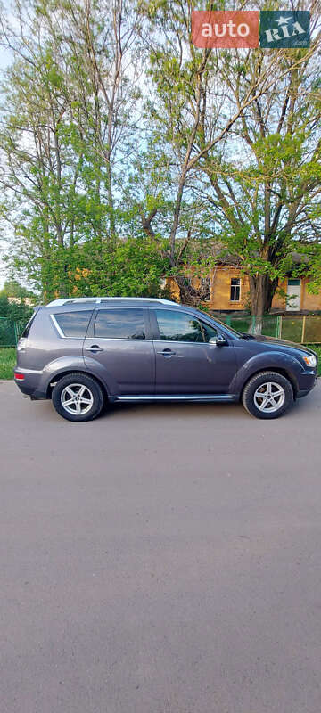 Позашляховик / Кросовер Mitsubishi Outlander XL 2010 в Білгороді-Дністровському