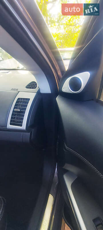 Позашляховик / Кросовер Mitsubishi Outlander XL 2010 в Білгороді-Дністровському