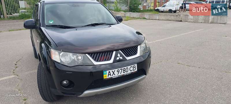 Внедорожник / Кроссовер Mitsubishi Outlander XL 2009 в 