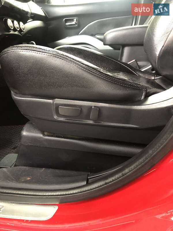 Позашляховик / Кросовер Mitsubishi Outlander XL 2008 в Рівному