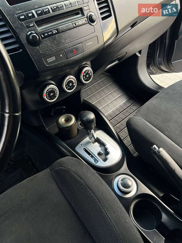 Позашляховик / Кросовер Mitsubishi Outlander XL 2007 в Теребовлі