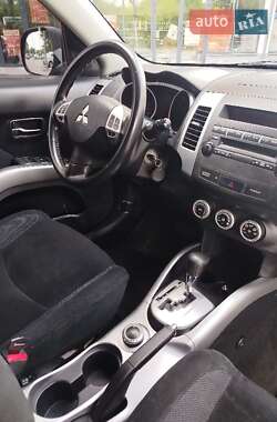 Внедорожник / Кроссовер Mitsubishi Outlander XL 2008 в 