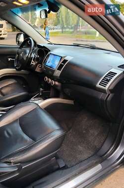 Внедорожник / Кроссовер Mitsubishi Outlander XL 2007 в 