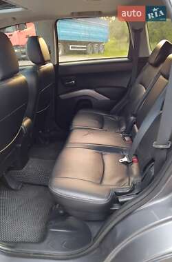 Внедорожник / Кроссовер Mitsubishi Outlander XL 2007 в 