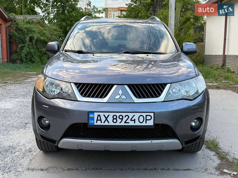 Позашляховик / Кросовер Mitsubishi Outlander XL 2008 в Харкові