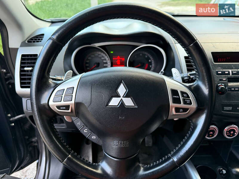 Позашляховик / Кросовер Mitsubishi Outlander XL 2008 в Харкові