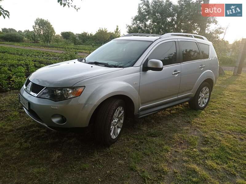 Внедорожник / Кроссовер Mitsubishi Outlander XL 2008 в Нежине