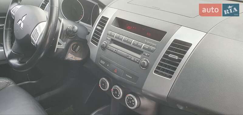 Внедорожник / Кроссовер Mitsubishi Outlander XL 2008 в Киеве