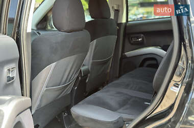 Позашляховик / Кросовер Mitsubishi Outlander XL 2008 в 