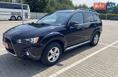 Позашляховик / Кросовер Mitsubishi Outlander XL 2012 в Луцьку