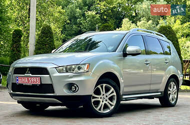 Внедорожник / Кроссовер Mitsubishi Outlander XL 2011 в 