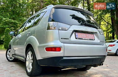 Внедорожник / Кроссовер Mitsubishi Outlander XL 2011 в 
