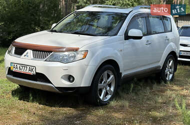 Позашляховик / Кросовер Mitsubishi Outlander XL 2008 в Києві