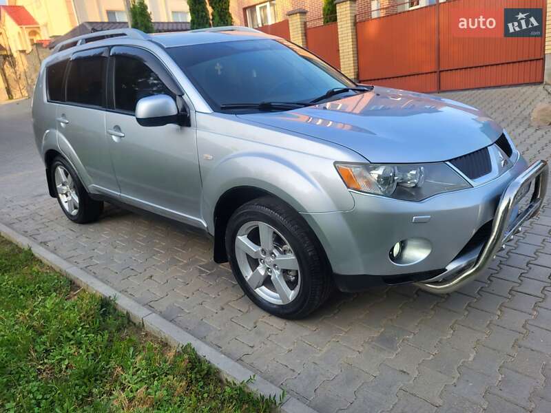 Позашляховик / Кросовер Mitsubishi Outlander XL 2007 в Хмельницькому