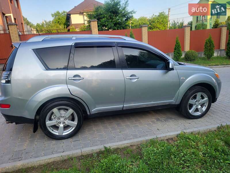 Позашляховик / Кросовер Mitsubishi Outlander XL 2007 в Хмельницькому