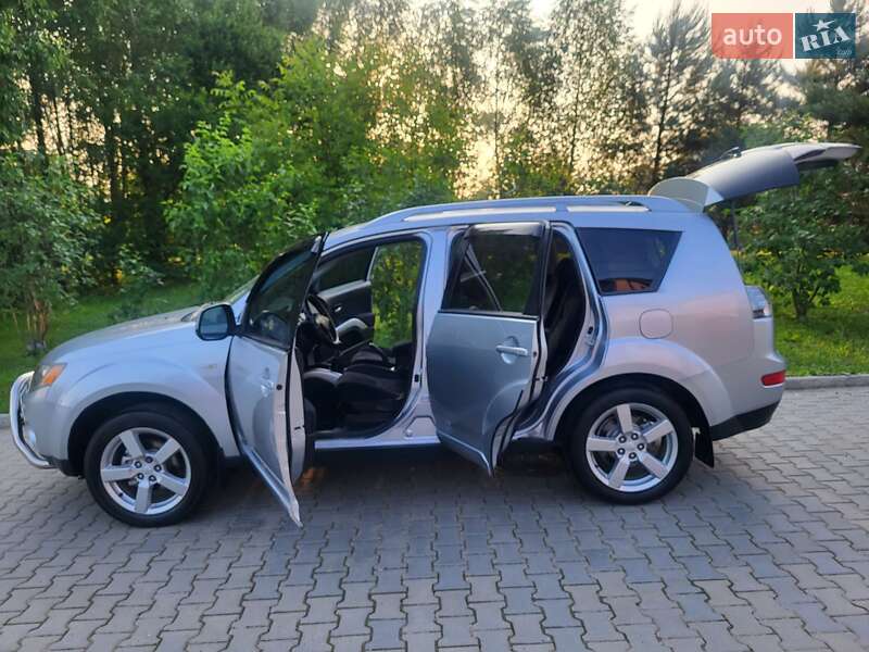 Позашляховик / Кросовер Mitsubishi Outlander XL 2007 в Хмельницькому