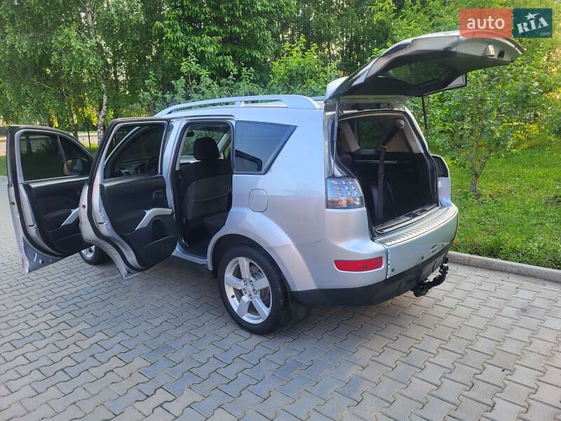 Позашляховик / Кросовер Mitsubishi Outlander XL 2007 в Хмельницькому