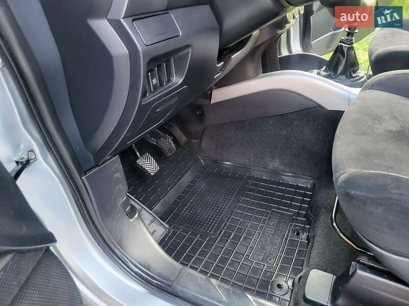 Позашляховик / Кросовер Mitsubishi Outlander XL 2007 в Хмельницькому