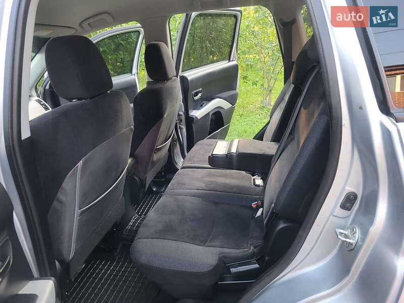 Позашляховик / Кросовер Mitsubishi Outlander XL 2007 в Хмельницькому