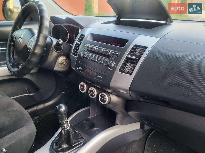 Позашляховик / Кросовер Mitsubishi Outlander XL 2007 в Хмельницькому