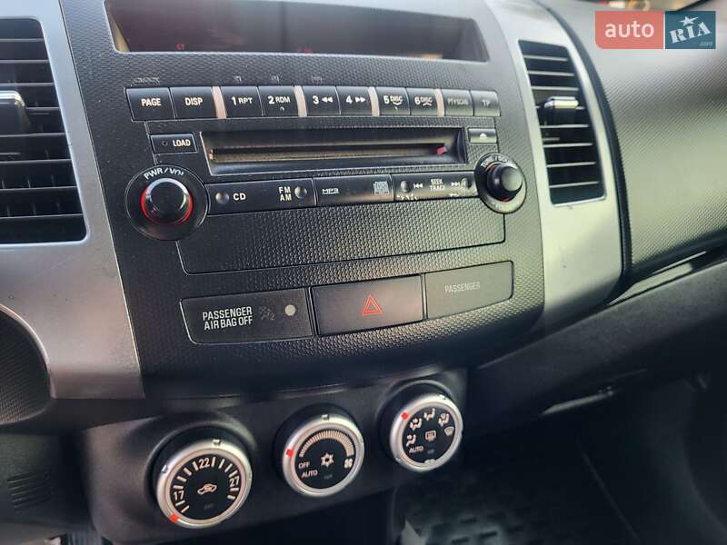 Позашляховик / Кросовер Mitsubishi Outlander XL 2007 в Хмельницькому