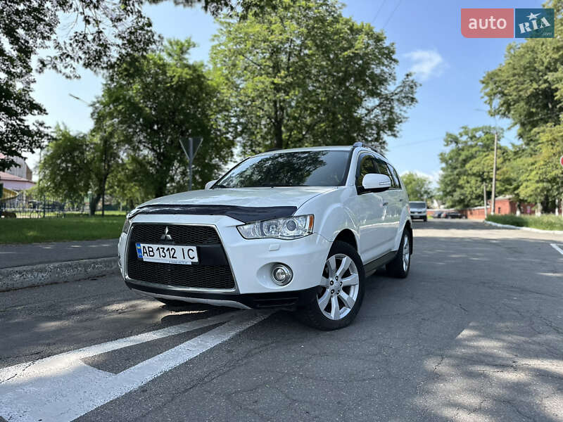 Внедорожник / Кроссовер Mitsubishi Outlander XL 2012 в Виннице