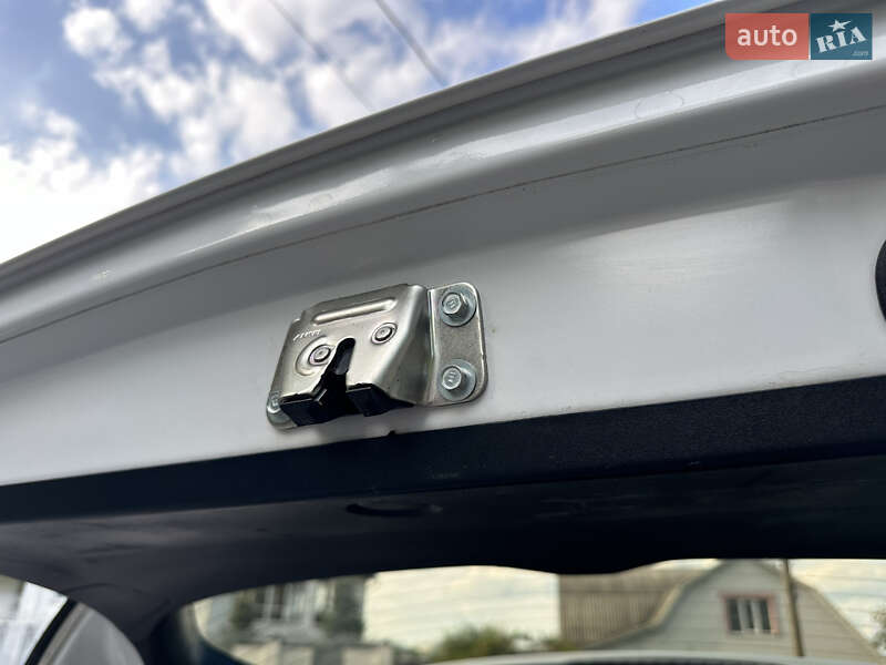 Внедорожник / Кроссовер Mitsubishi Outlander XL 2012 в Виннице