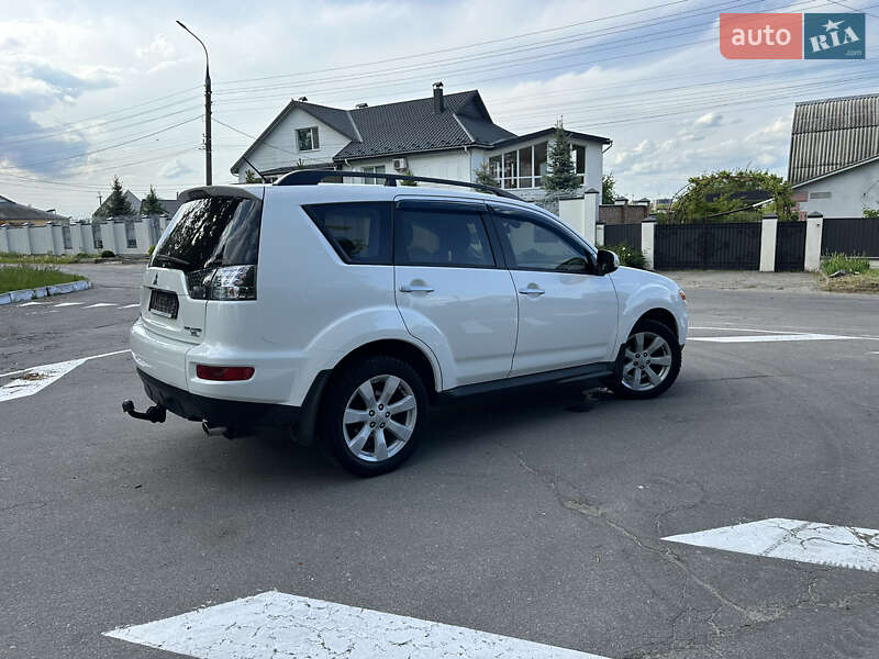 Внедорожник / Кроссовер Mitsubishi Outlander XL 2012 в Виннице