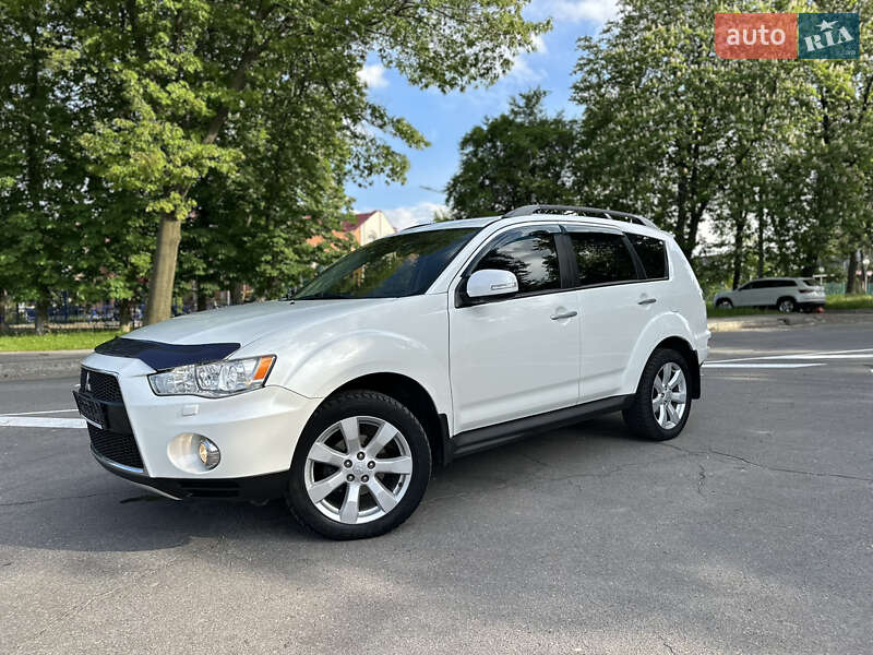 Внедорожник / Кроссовер Mitsubishi Outlander XL 2012 в Виннице