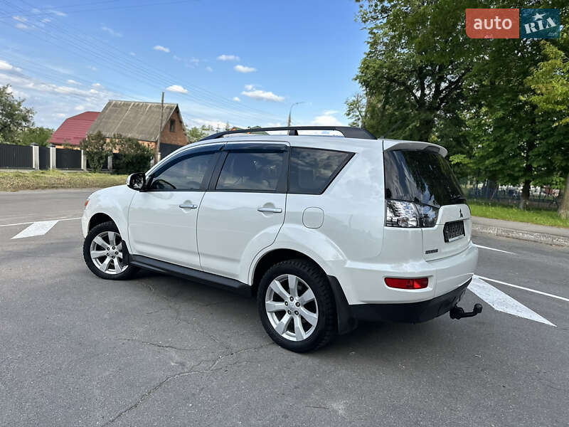 Внедорожник / Кроссовер Mitsubishi Outlander XL 2012 в Виннице