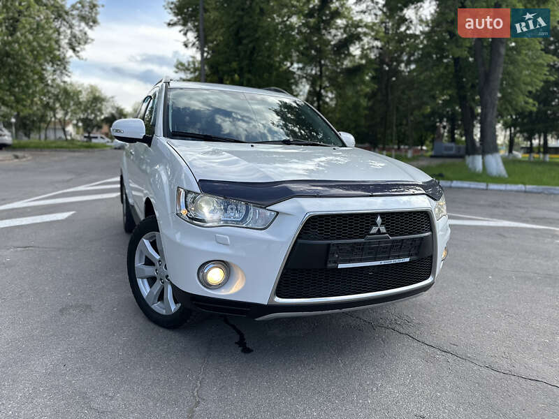 Внедорожник / Кроссовер Mitsubishi Outlander XL 2012 в Виннице
