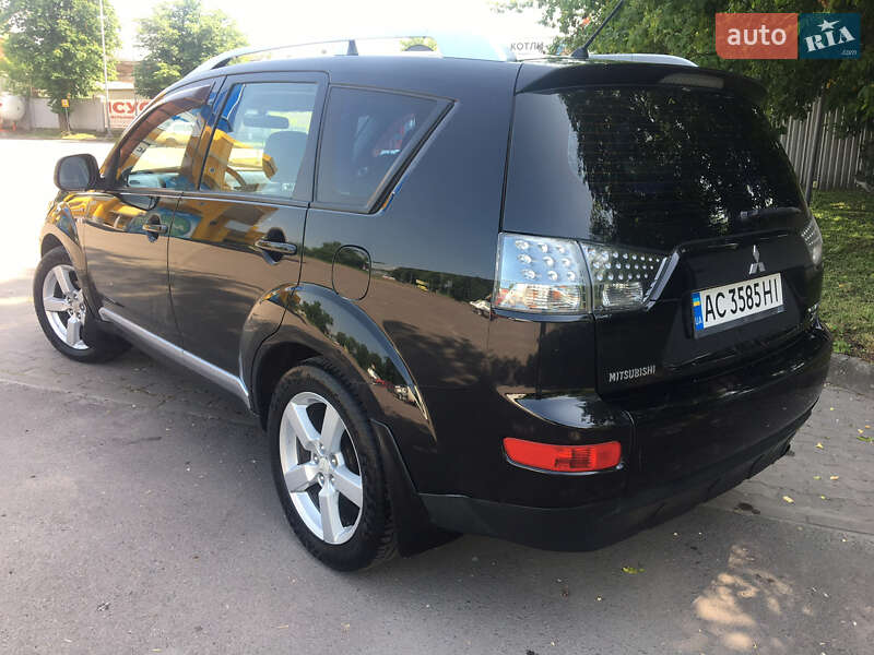Внедорожник / Кроссовер Mitsubishi Outlander XL 2007 в Ровно