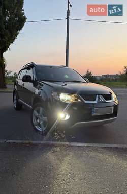 Позашляховик / Кросовер Mitsubishi Outlander XL 2008 в Кривому Розі