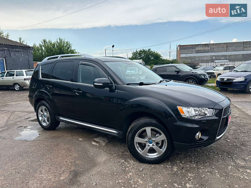 Внедорожник / Кроссовер Mitsubishi Outlander XL 2010 в Нежине