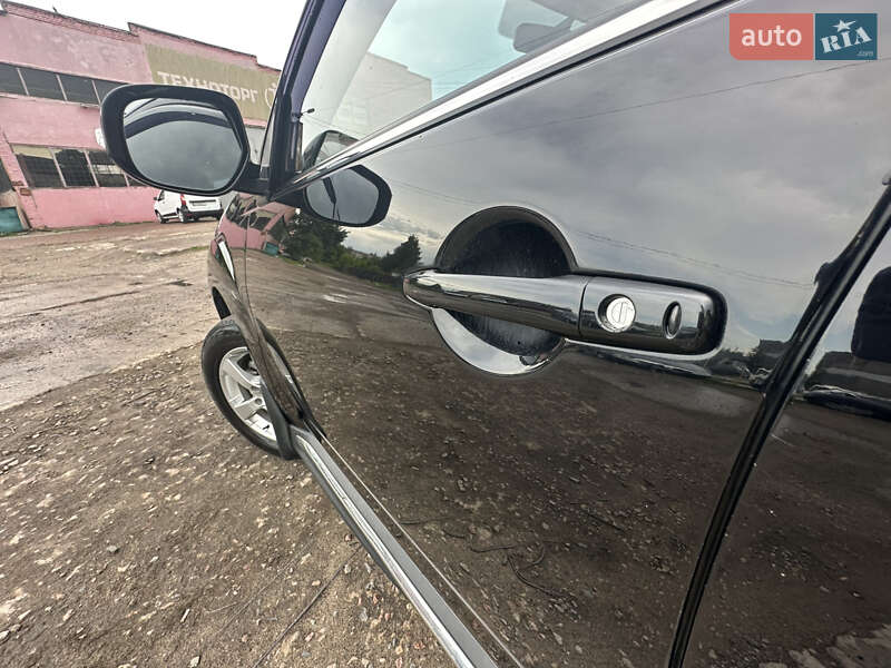 Внедорожник / Кроссовер Mitsubishi Outlander XL 2010 в Нежине