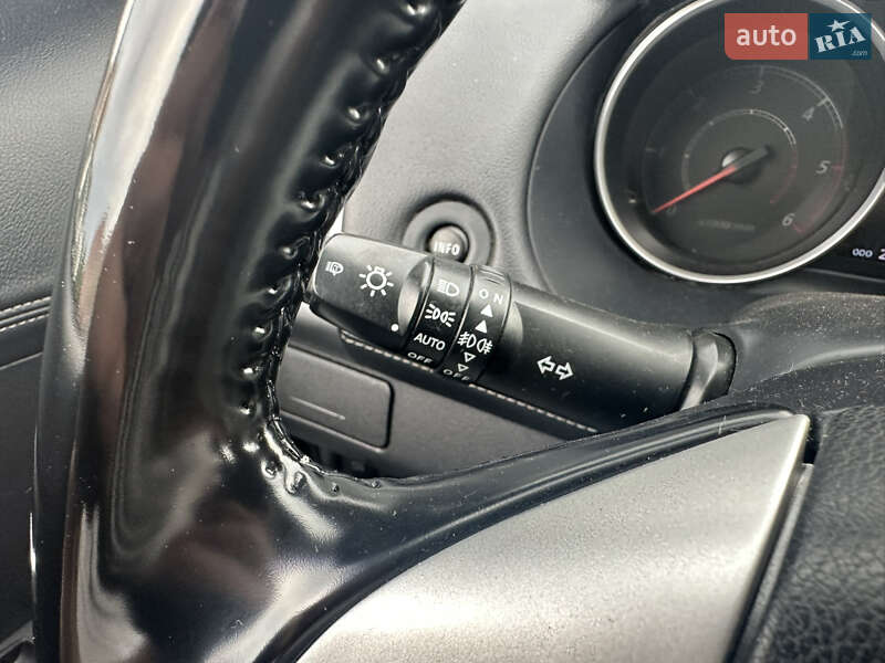 Внедорожник / Кроссовер Mitsubishi Outlander XL 2010 в Нежине