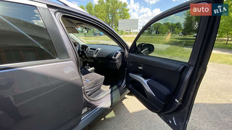 Внедорожник / Кроссовер Mitsubishi Outlander XL 2010 в Первомайске